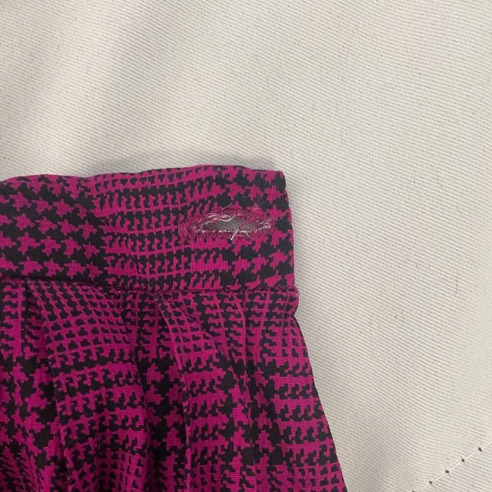 Vintage Pleated Skirt Size 8 Burgundy Black Houndstooth Midi Preppy Academia 90s